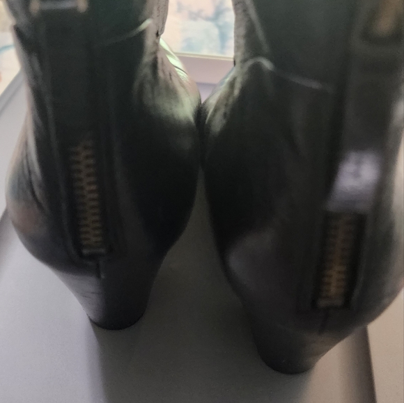 B. MAKOWSKY Black Boots Size 8.5 - Picture 5 of 8